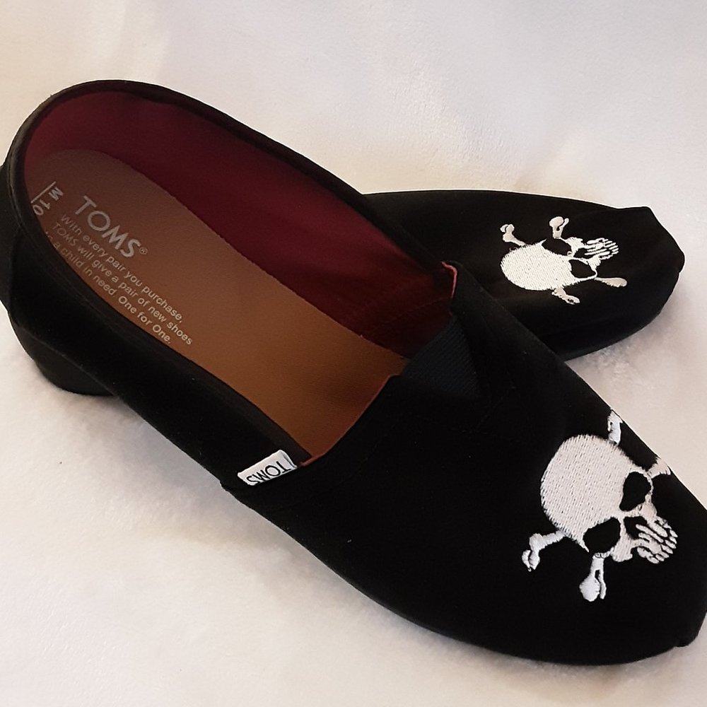 TOMS Black Velvet Skull & Crossbones Embroidered Slip-ons